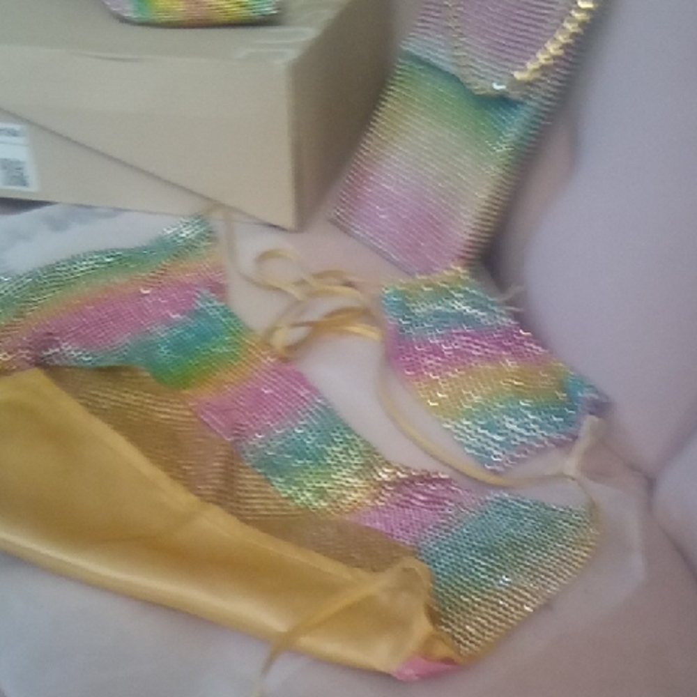 Multicolor Chain Detail Halter Top - Picture 2 of 7